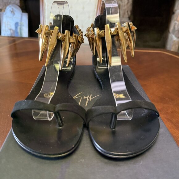 Gorgeous Sawtooth Giuseppe Zanotti Flat Thong Sandals 38.5 EUC - Picture 2 of 8